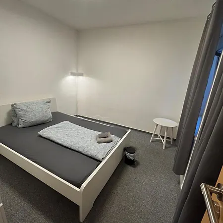 Basic-privat-zimmer In Der Innenstadt Homestay