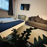 Basic-privat-zimmer In Der Innenstadt Kwatera prywatna Würzburg