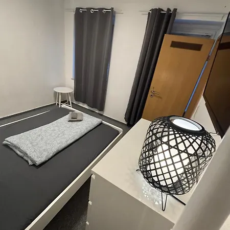 Basic-privat-zimmer In Der Innenstadt *