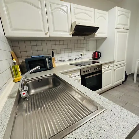 Basic-privat-zimmer In Der Innenstadt فورتسبورغ